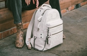 디자이너 가죽 백팩 브랜드 테오헨, 유럽패션워크 현장 스트릿 패션 화보 공개