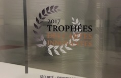 아이데미아와 CB의 F.코드 생체인식 결제 카드, 2017년 ‘트로페 데 카르티 이노방트’ 트로피 수상