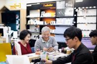 SK텔레콤, 추석 연휴 맞이 세대별 스마트폰 추천