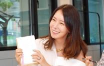 배우 김정은, 미혼모가정 위한 WITH♡ 뱃지 제작 참여