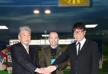 게이세이 전철 요쓰기역, 인기 애니메이션 캡틴 츠바사 테마로 장식