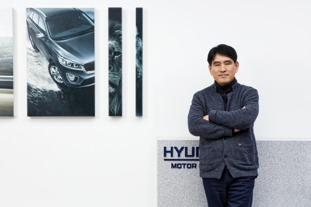 현대차·기아 양희원 사장-현대차 랜디 파커 CEO, 2025 오토모티브 뉴스 올스타 어워즈 수상