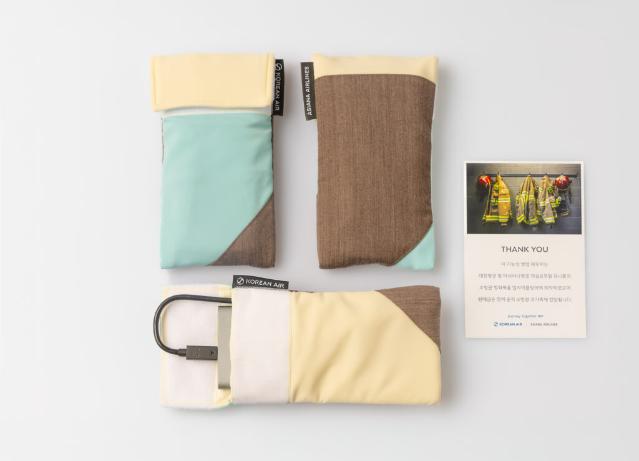 대한항공-아시아나항공, 폐유니폼을 보조배터리 파우치로 ‘업사이클링’