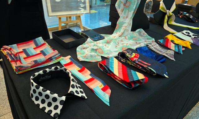 프랑스 입양인 미희 씨가 한복으로 자신감을 찾은 이유, 국회에 뜬 '찾아가는 한복상점'