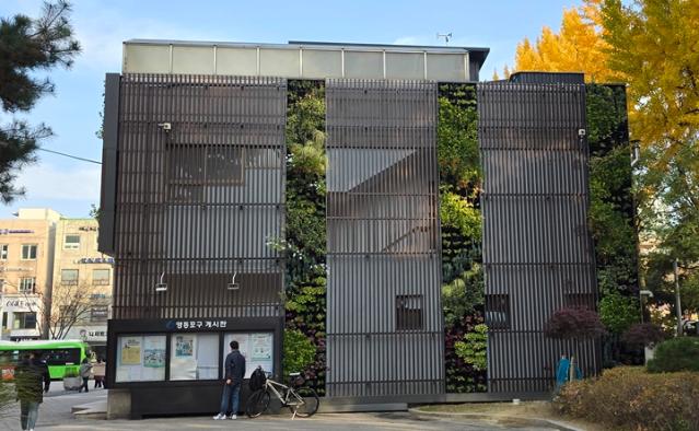 83세 어르신 웃음이 피어났다. 기후위기 취약계층을 위한 옥상정원