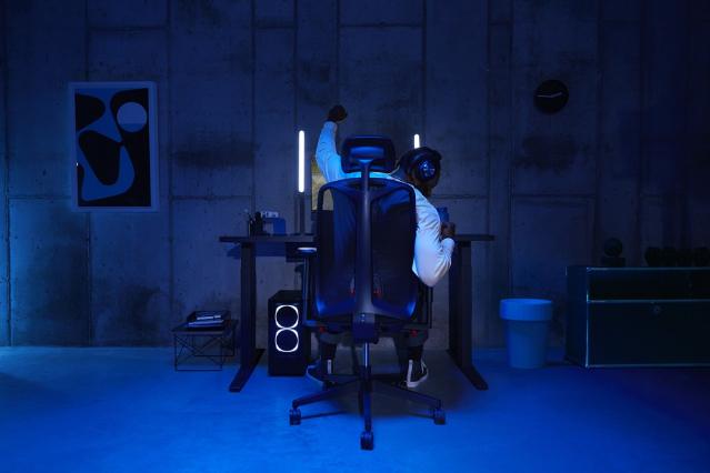 허먼 밀러 x 로지텍 G = 밴텀 게이밍 체어