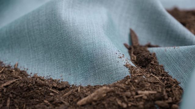 하이핀(Hyphyn), 플라스틱 먹는 효소를 비닐에 주입하여 생분해 능력 향상