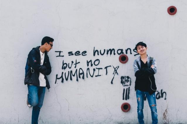 AI가 광고를 만드는 시대, 사람들은 ‘사람’을 찾는다