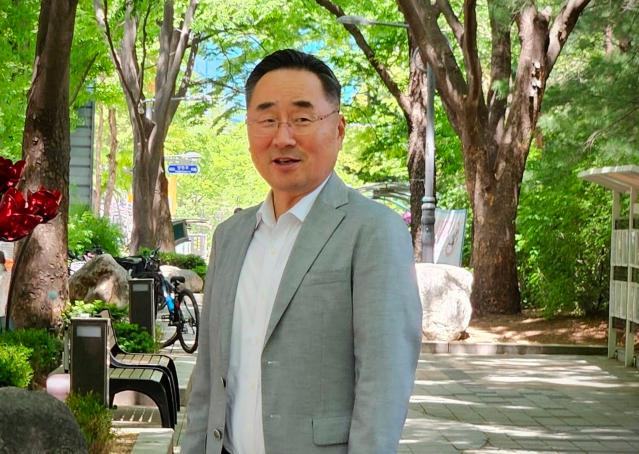 [기고] 장년의 창원산단, 청년으로 거듭나라 - 미래 100년을 설계하는 ‘공공 행정의 선행 디자인’이 필요해 - 김광순 청년디자인리빙랩 디자인 자문위원