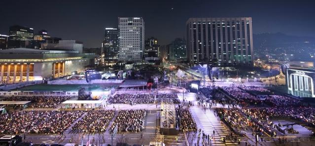 광화문은 누구의 무대인가 - BTS 공연이 드러낸 플랫폼 시대의 공공성
