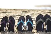 스마트폰 앱으로 맞춤 제작할 수 있는 '플립플랍'