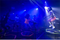 어둠 속 트램펄린에 빠진 일본인 급증!