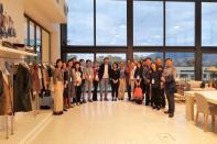 최고의 명품 뒤에는 행복한 직원들이 있었다