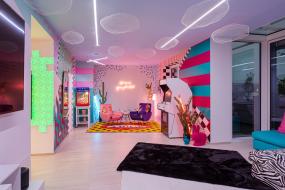 유망 인플루언서들을 위한 이탈리아 공동주택, 데프하우스