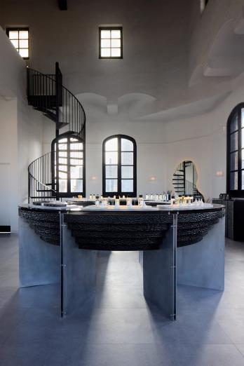 LA 향수 부티크에서 스튜디오 폴 찬이 