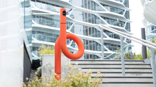 Swift Creatives가 홈 보안 카메라에 ‘건축적 세련미’를 더하다.