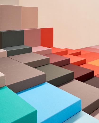 마크 뉴슨, 펜디를 위한 다채로운 픽셀 풍경을 창조하다