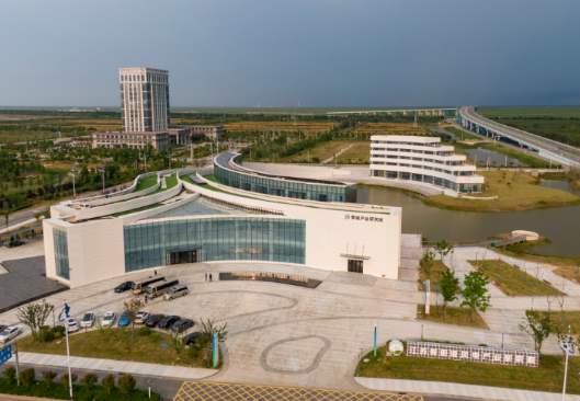 중국 장쑤성 옌청시, 탈탄소 산업 생태계의 새로운 중심으로 부상