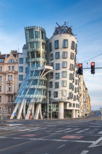 프랭크 게리(Frank Gehry)의 대표적 건축물 15선