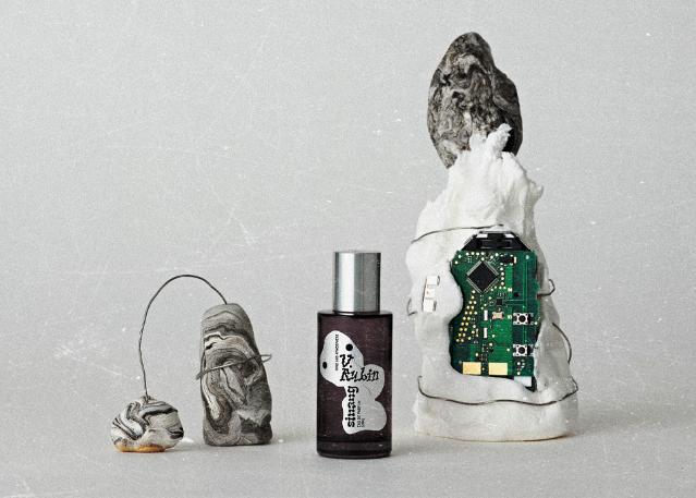 시간 여행자의 향, 시낭(Sinang)