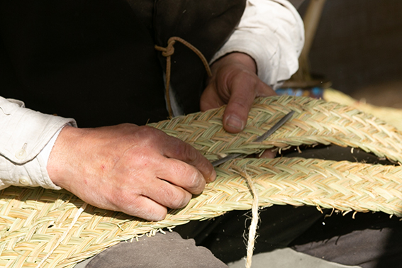각 지역의 색을 입은 공예의 향연