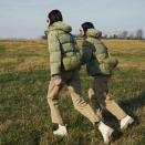 휴대폰 이용을 차단시키는 아웃도어 자켓 디자인