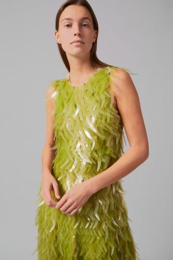 지속 가능한 패션의 궁극적 목표는 탄소 배출 0%? 완전 생분해 가능한 명품 드레스