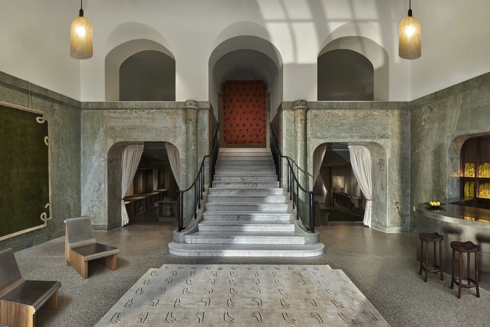 스톡홀름의 영화관을 쇼룸으로 개장한 러그 브랜드 Nordic Knots