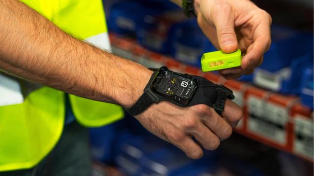 손의 자유를 디자인하다! 산업 현장 효율 ↑ 손등 스캐너 디자인 ‘혁신’