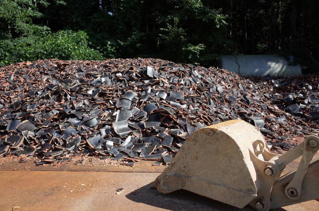 폐허에서 소재로, 기억에서 미래로 — 노토 검은 기와의 두 번째 생명