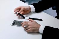 시계를 스마트워치로 바꿔주는 '스마트버클'