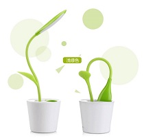 분위기까지 환하게 밝혀주는 LED 스탠드