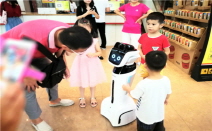 中 무인서점 등장…직원 대신 로봇이 책 찾아줘