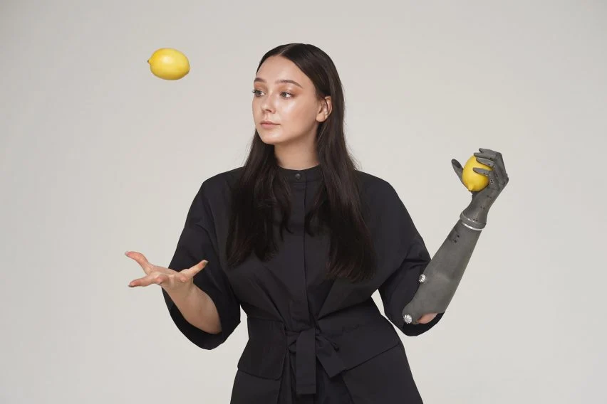 스스로 학습하며 자연스런 손동작 구현하는 의수, Esper Hand