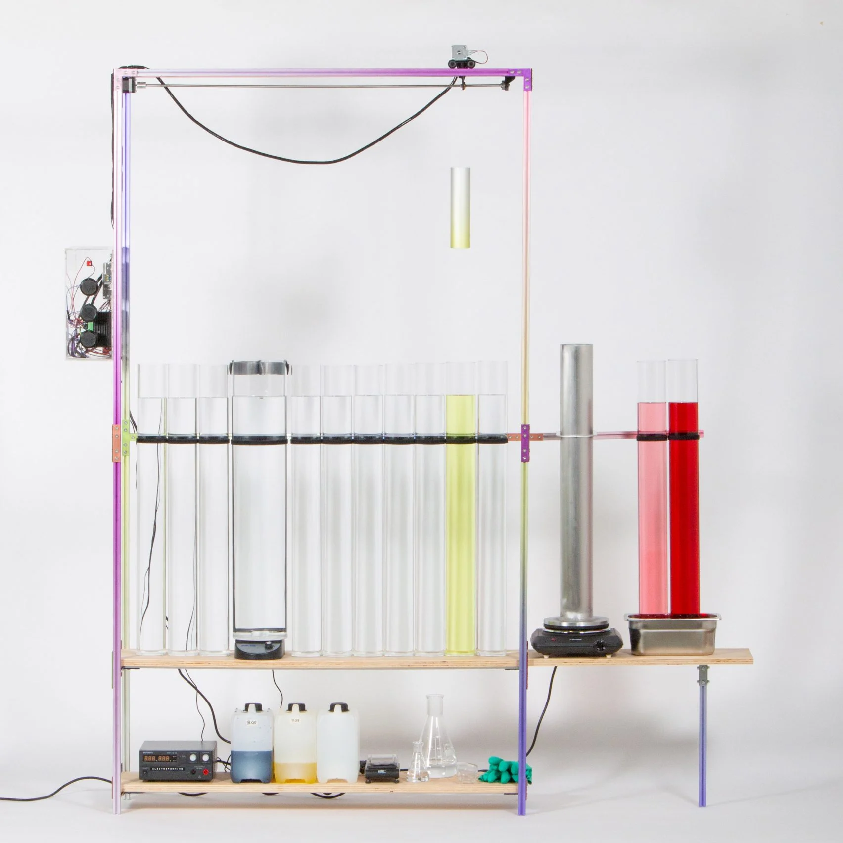 다양한 색상의 알루미늄부품 맞춤제작하는 Magic Colour Machine