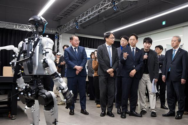 '피지컬 AI'로 지역 제조혁신 가속화…전북대 '실증랩' 개소