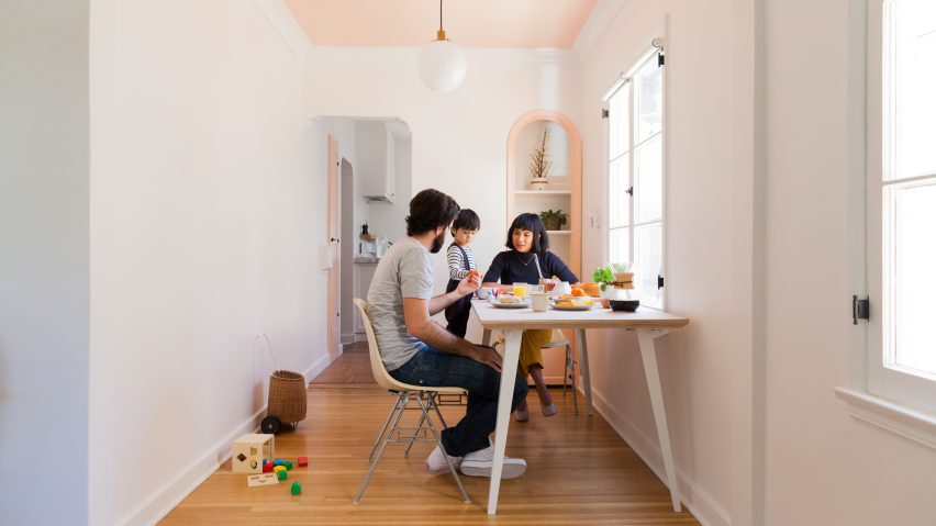 도시 노마드를 위한 플랫팩 가구, 플로이드