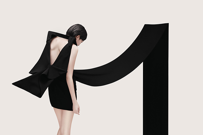 브루탈리즘과 간디의 영향을 받은 싱가포르 여성복 브랜드, 스톨른Stolen