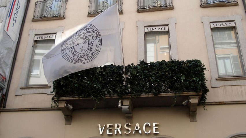 마이클 코어스, 유럽 명품재벌들과 경쟁위해 베르사체 인수