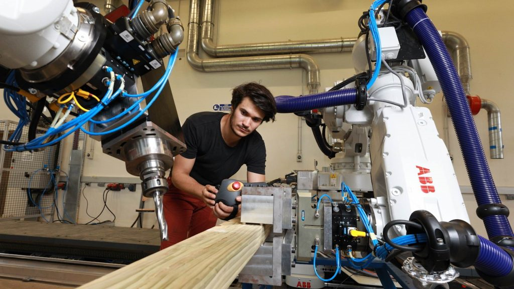 파리테크국립교량학교 ‘Design by Data’ 과정, 혁신적 로봇교육 강화