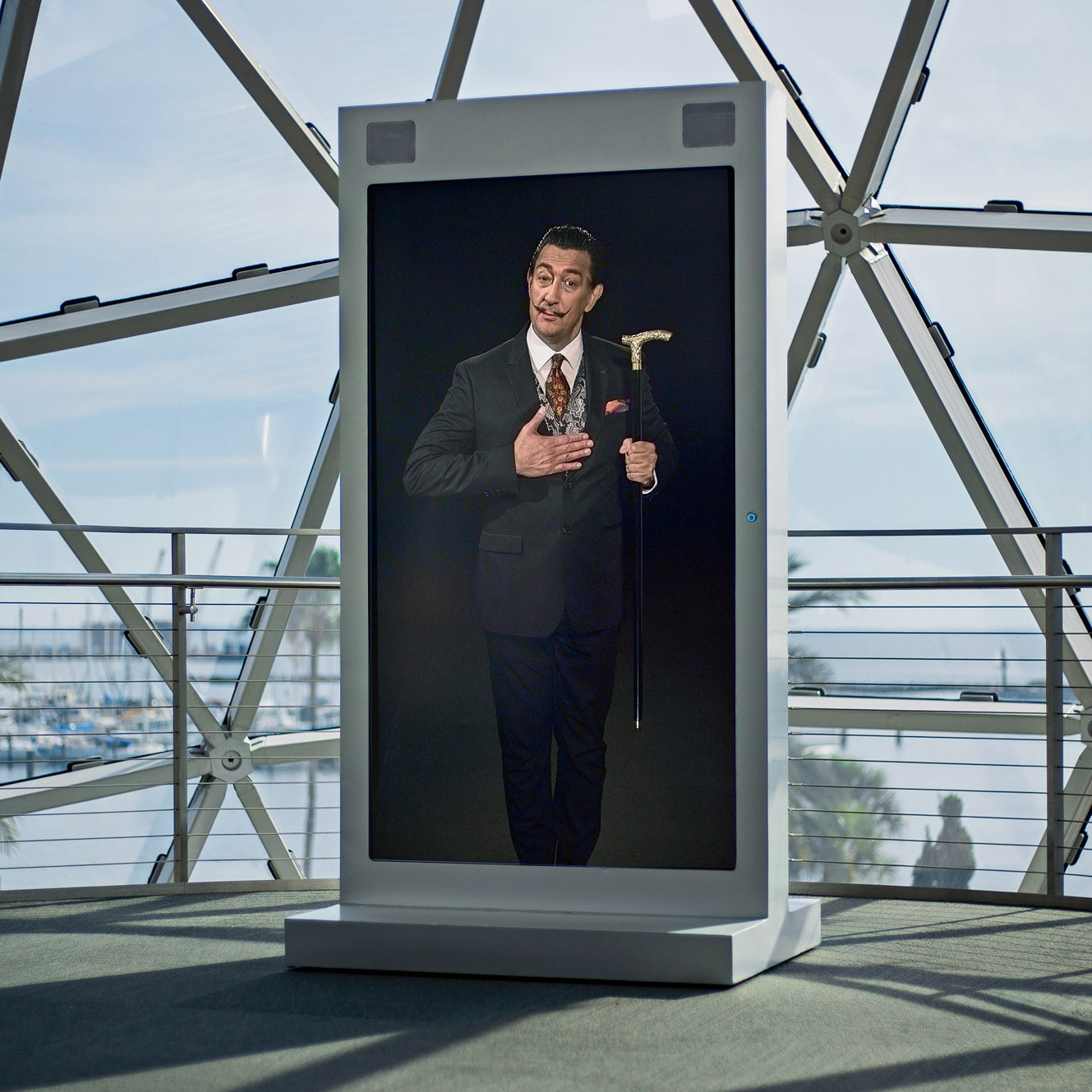 살바도르 달리, 딥페이크로 부활해 관람객들과 소통