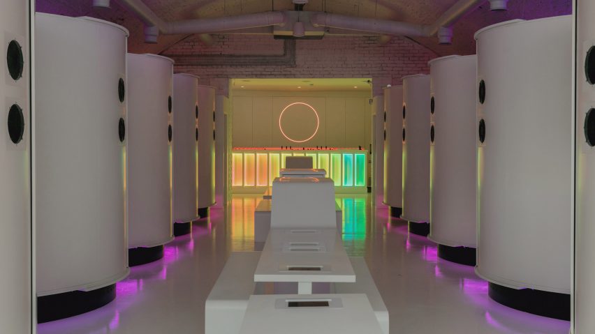 런던의 신개념 VR 체험방, 아더월드