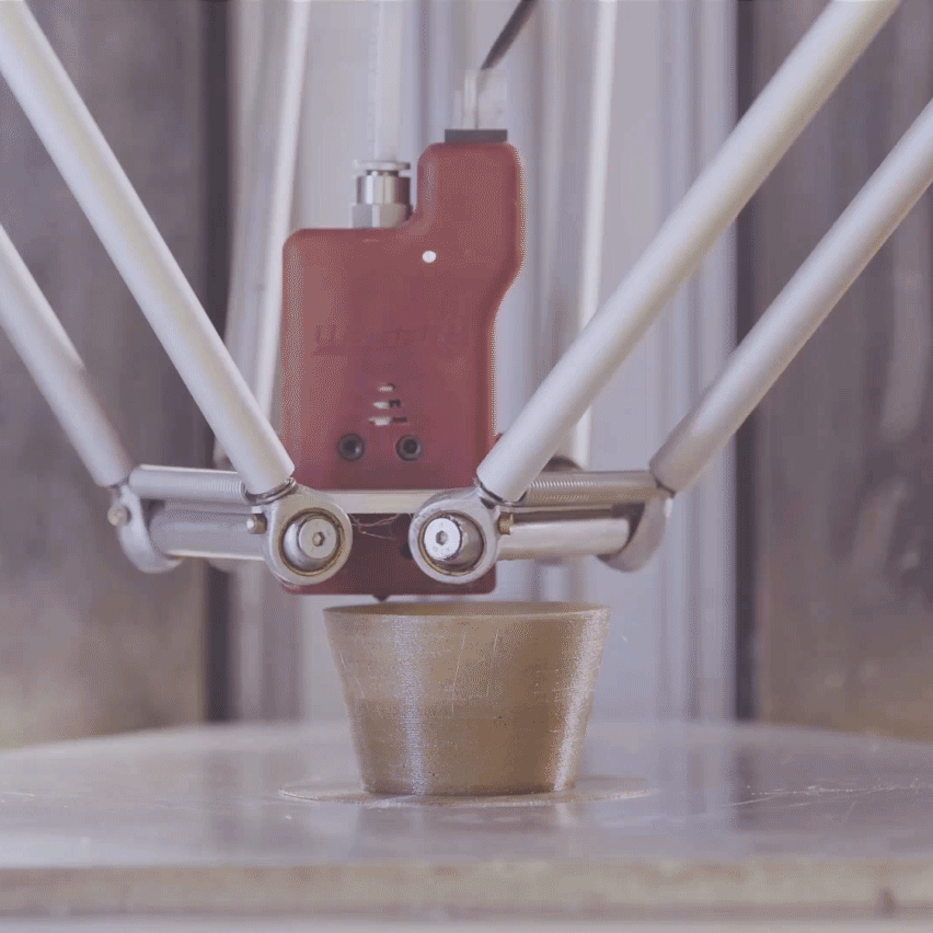 착즙 후 남은 껍질로 컵만드는 순환적 쥬스 판매대