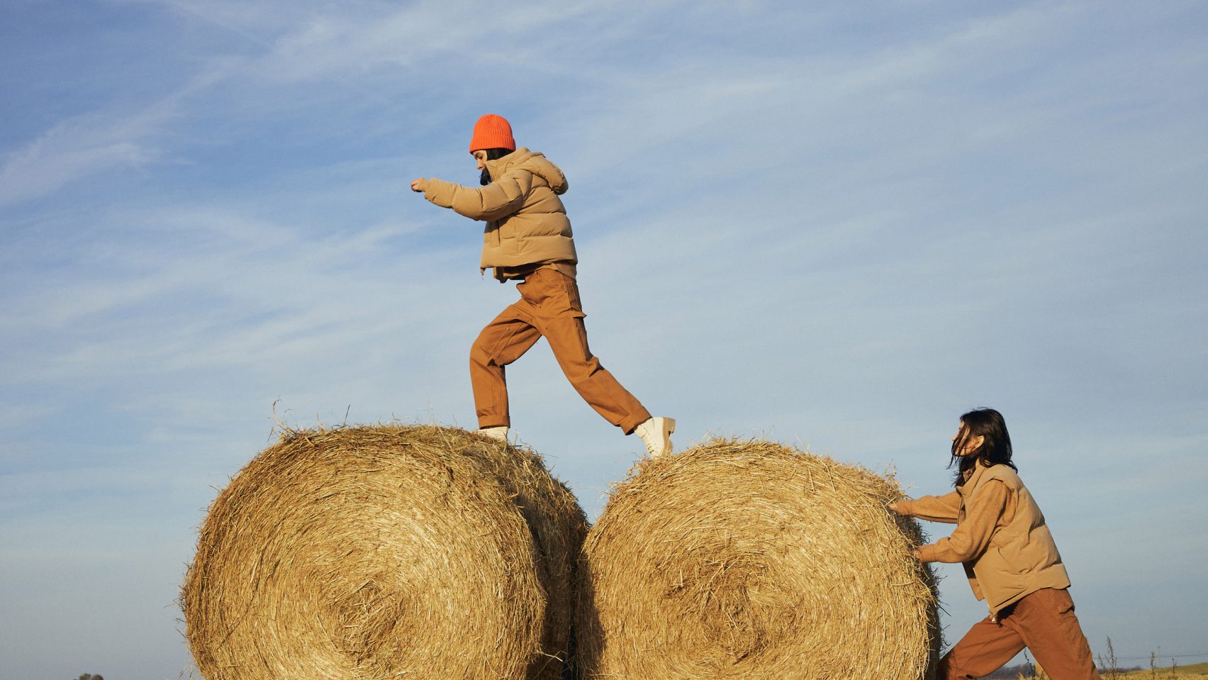 디 어라이벌스, 스마트폰 신호차단 파카 제작