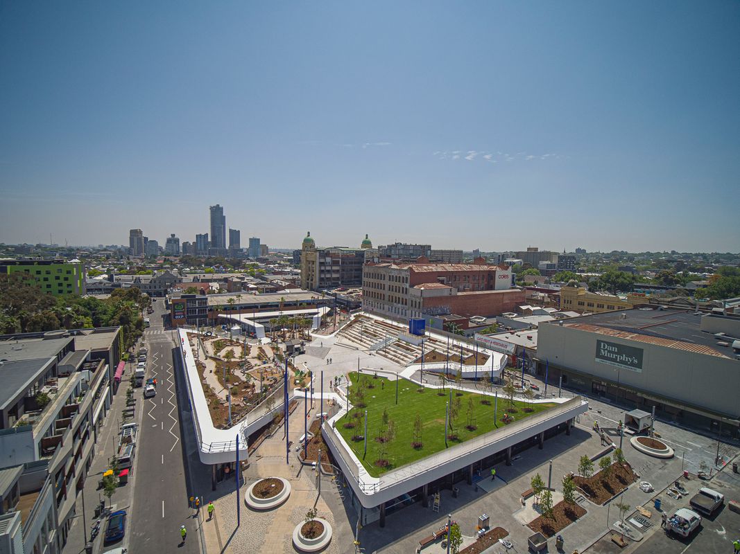 지상 주차장에서 다목적 광장으로의 변화 : Prahran Square