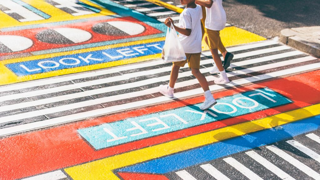 새롭고 멋진 런던을 꿈꾸는 카미유 왈라라의 거리예술작품