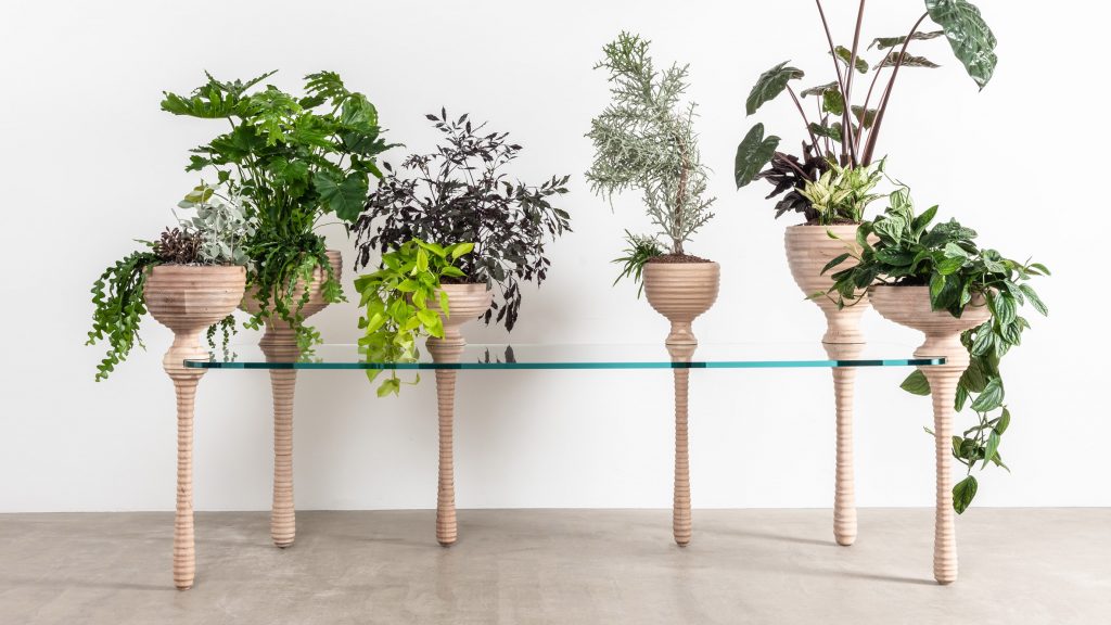 헤더윅스튜디오, 나무 화분이 다리되는 조립식 책상 디자인