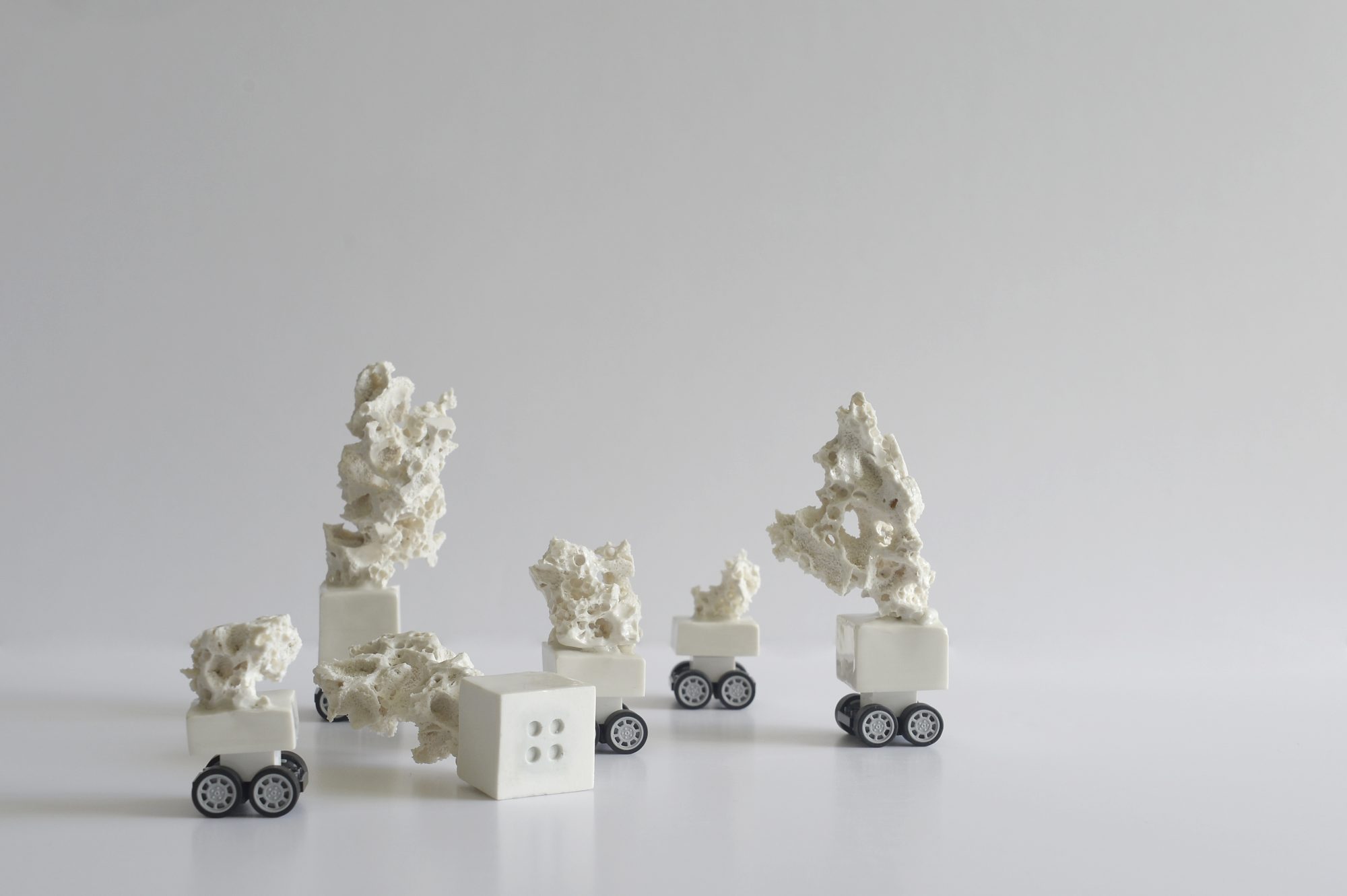 자가격리중 집에서 만든 디자인소품들 모은 ‘크리티컬리 홈메이드’ 전시