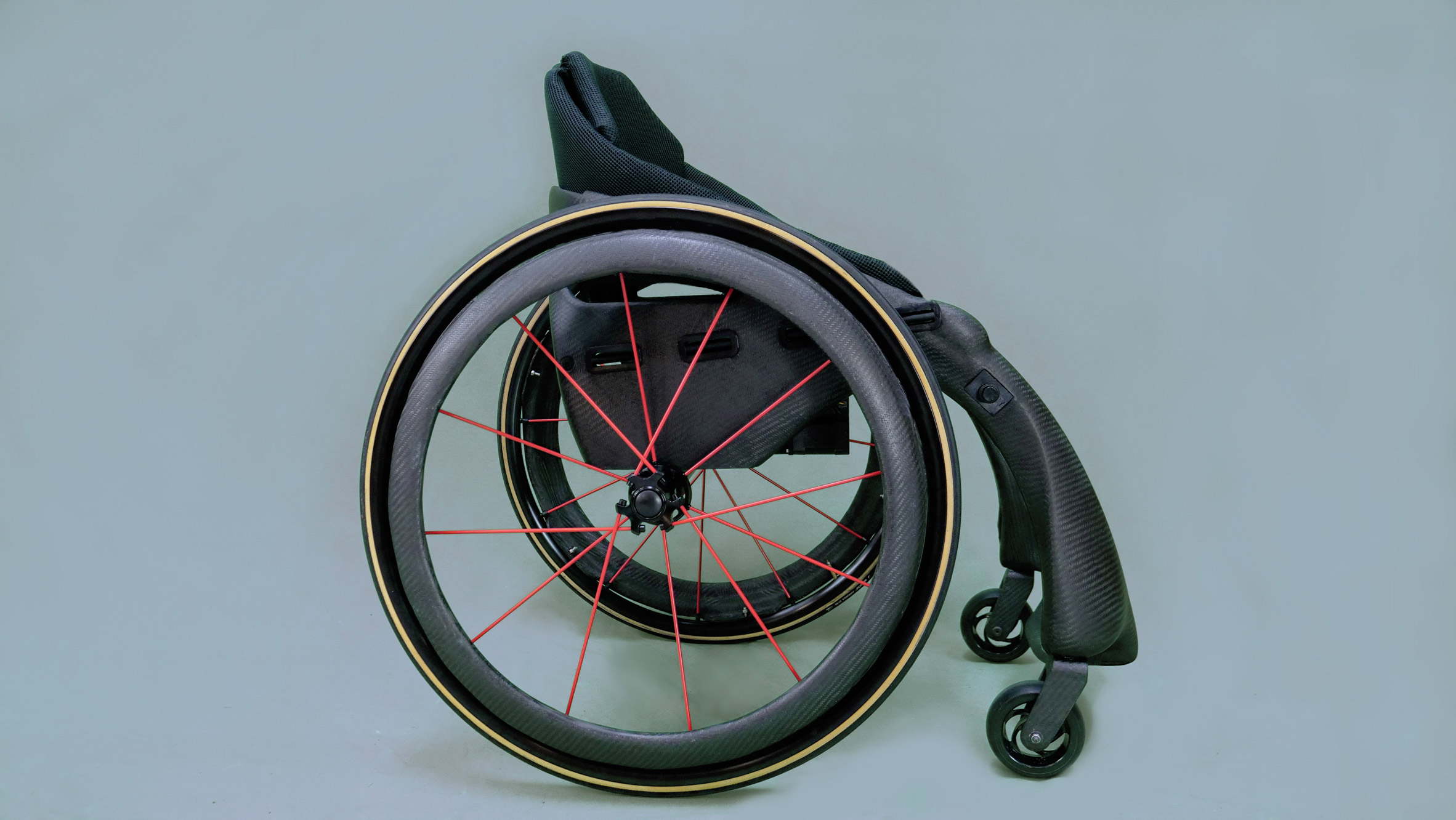 사용자의 자세에 따라 무게중심이동하는 스마트 휠체어