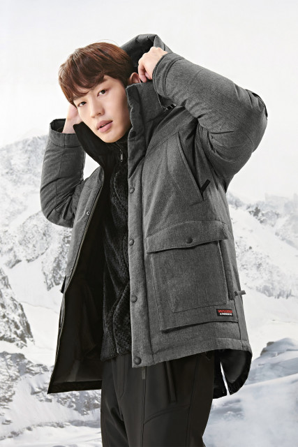 아웃도어 레드페이스, 북극 한파 칼바람에도 끄떡없는 ‘콘트라 멜란 웜 다운 하프 재킷’ 출시